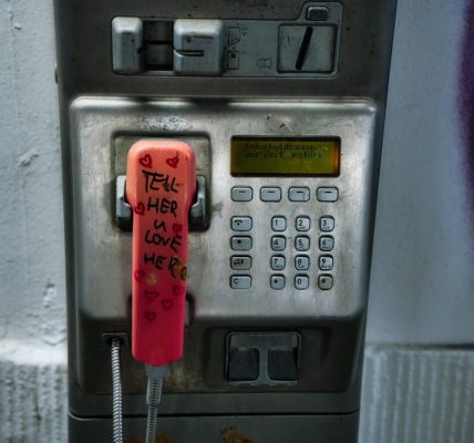 Photo fraud detection machine