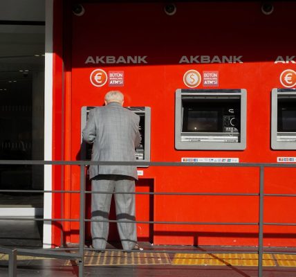 Photo Augmented reality banking