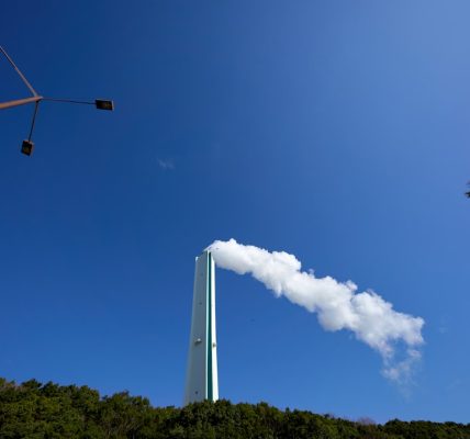 Photo carbon capture technology